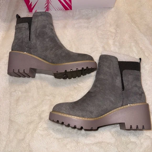NWT  CORKYS “ Basic “Gray Suede Ankle Boots/ Booties - Picture 7 of 10